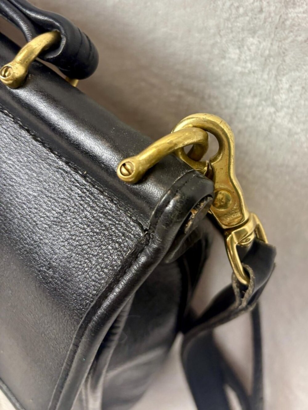 Vintage Coach Willis Top Handle Crossbody in Black Glovetanned Leather and Charm - Picture 16 of 16